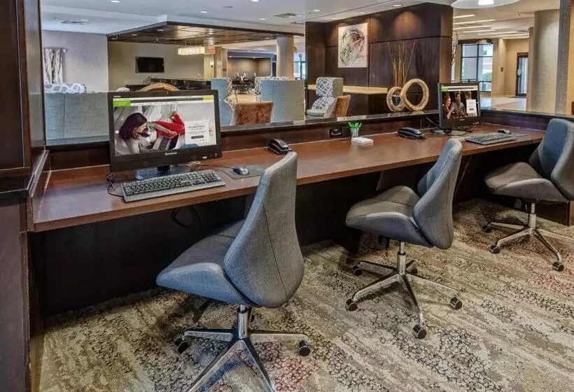 ホテル Courtyard Newport News Airport