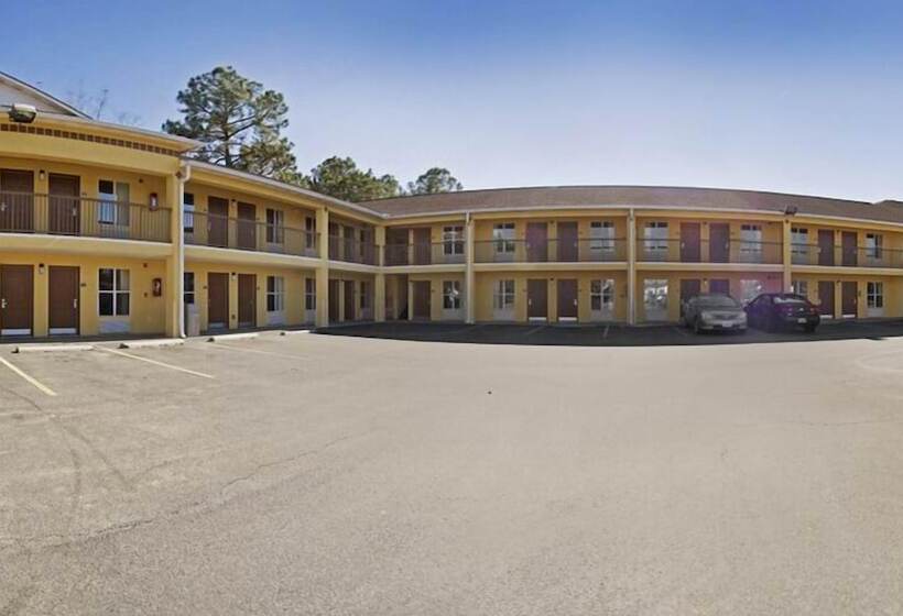 Отель Days Inn By Wyndham Alma