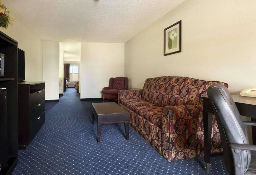 Отель Days Inn By Wyndham Alma