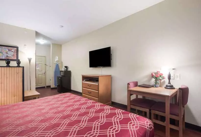 Szálloda Econo Lodge Inn & Suites