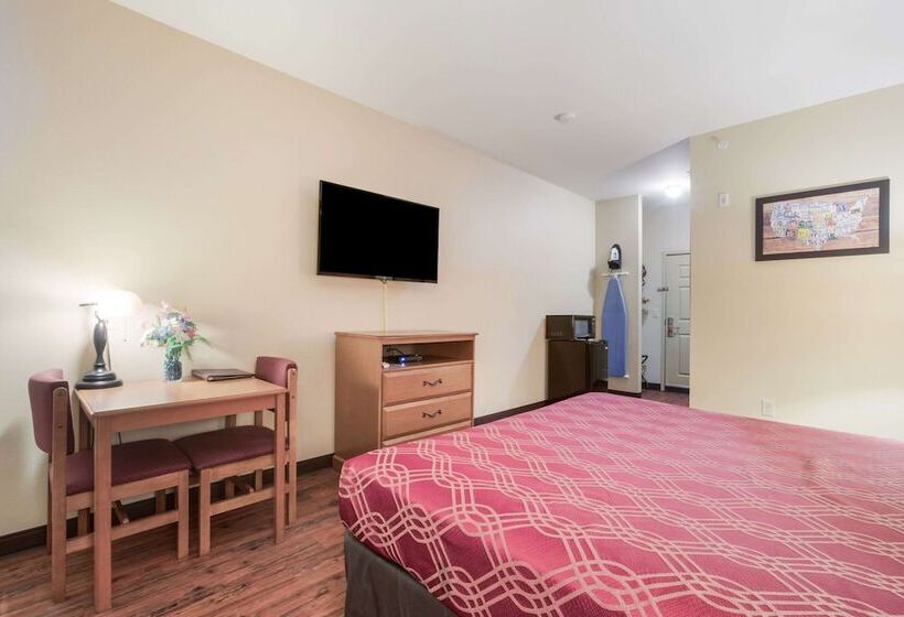 ホテル Econo Lodge Inn & Suites