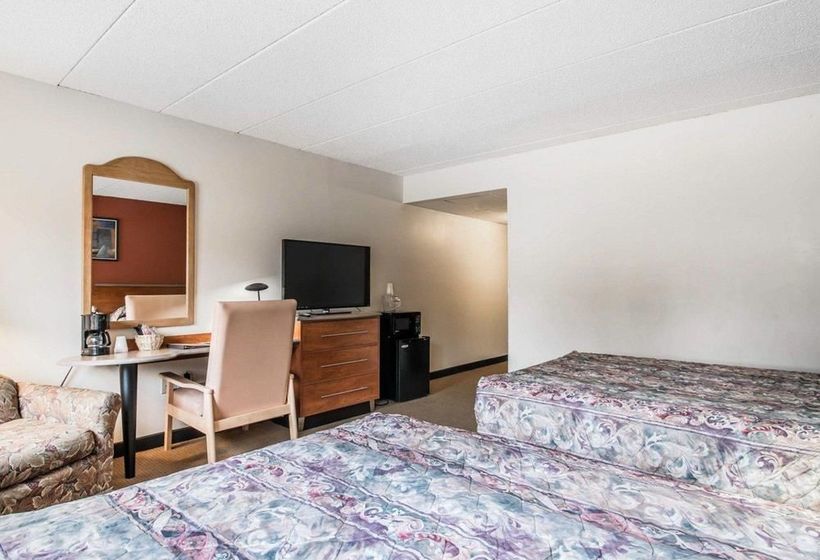 Отель Econo Lodge Near Plymouth State University