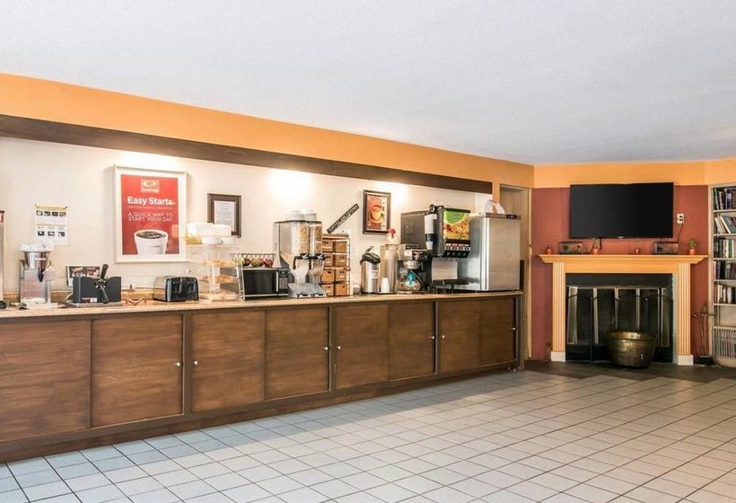 Отель Econo Lodge Near Plymouth State University