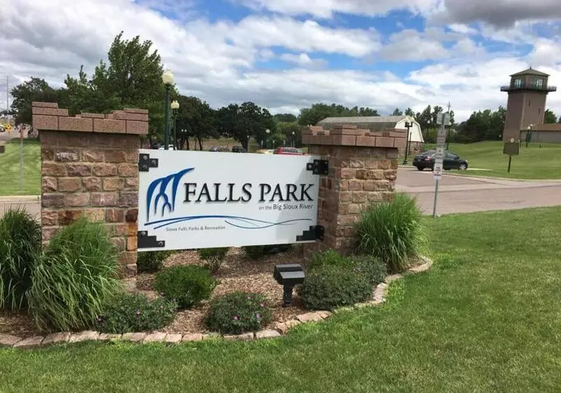 Отель Econo Lodge Oacoma