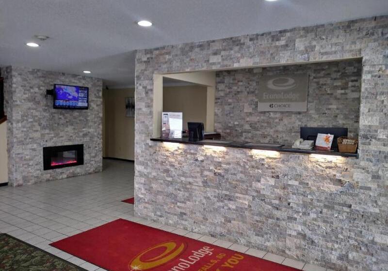 בית מלון כפרי Econo Lodge Oacoma