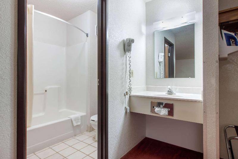 בית מלון כפרי Econo Lodge Oacoma