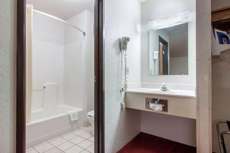 Отель Econo Lodge Oacoma