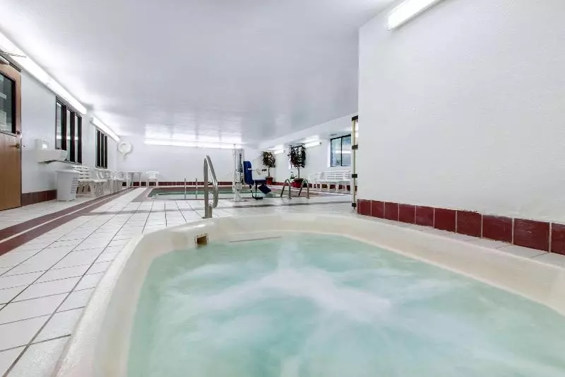 Отель Econo Lodge Oacoma