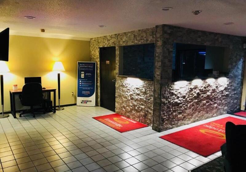 בית מלון כפרי Econo Lodge Oacoma