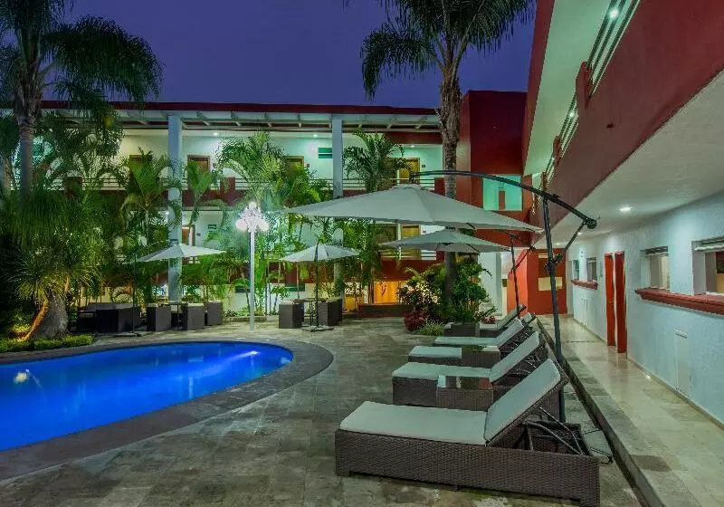 ホテル Estancia Business Class