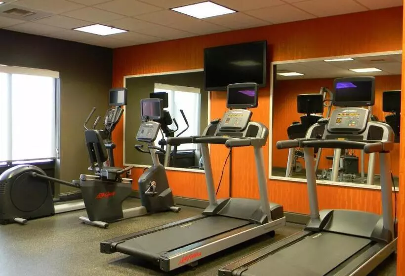 هتل Holiday Inn Express & Suites Huntsville Airport, An Ihg