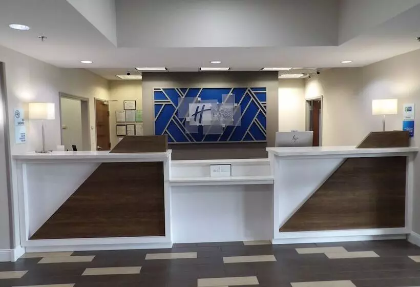 هتل Holiday Inn Express & Suites Huntsville Airport, An Ihg