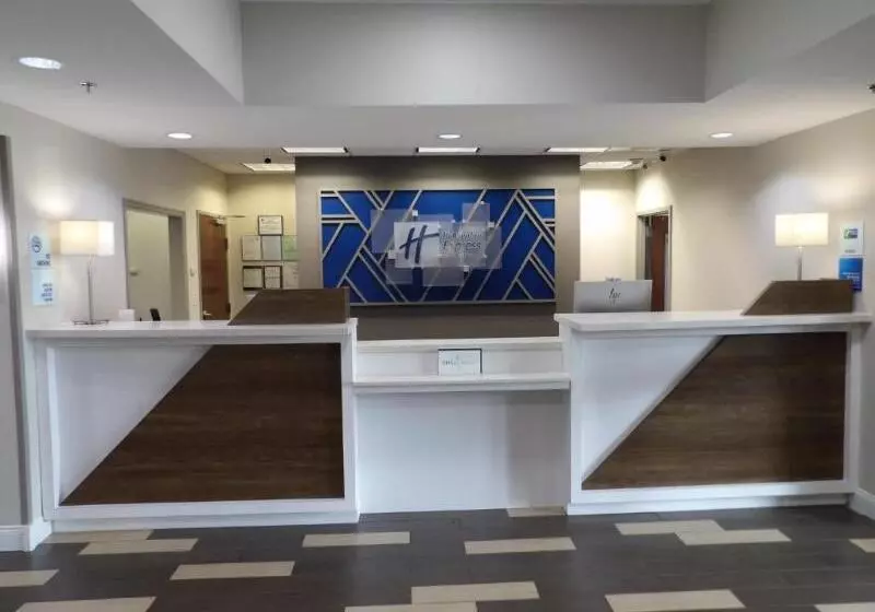 هتل Holiday Inn Express & Suites Huntsville Airport, An Ihg