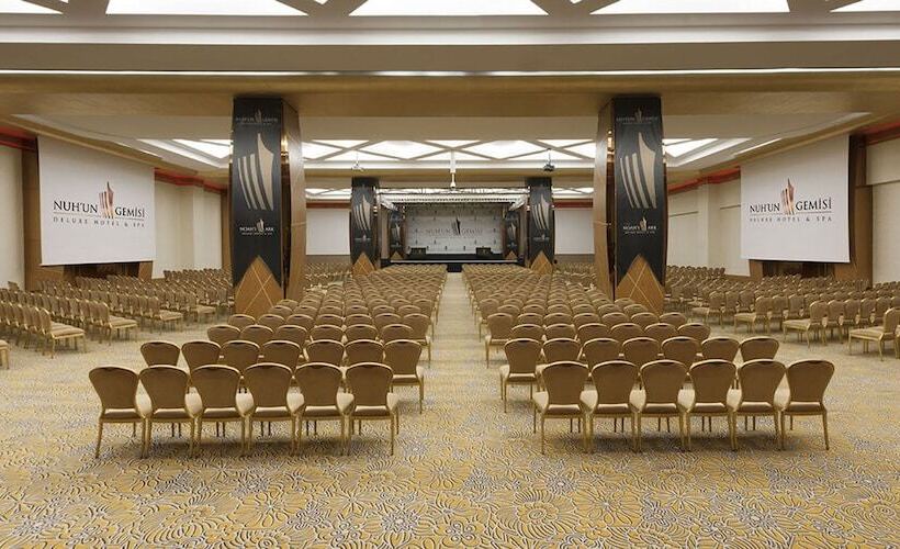 فندق Noah S Ark Deluxe  & Spa