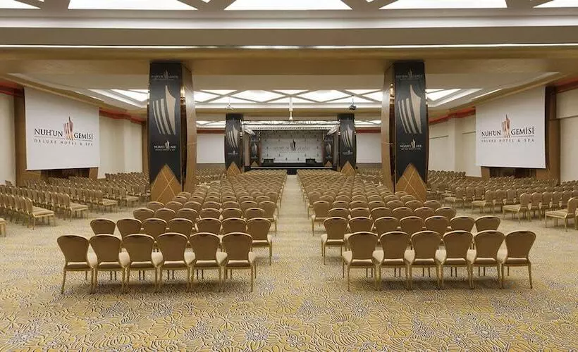 ホテル Noah S Ark Deluxe  & Spa