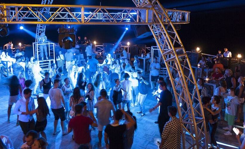 فندق Noah S Ark Deluxe  & Spa