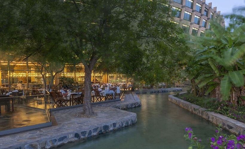 فندق Noah S Ark Deluxe  & Spa