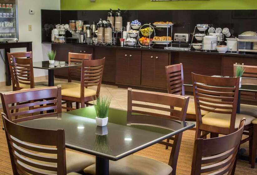 ホテル Sleep Inn & Suites Harbour Pointe