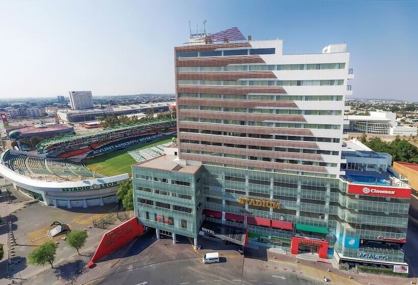 هتل Plaza Stadium