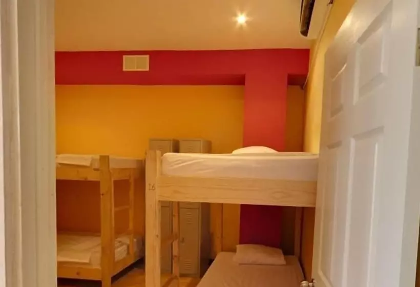 هتل Sunset Hostel