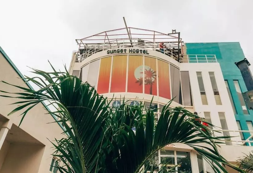 هتل Sunset Hostel