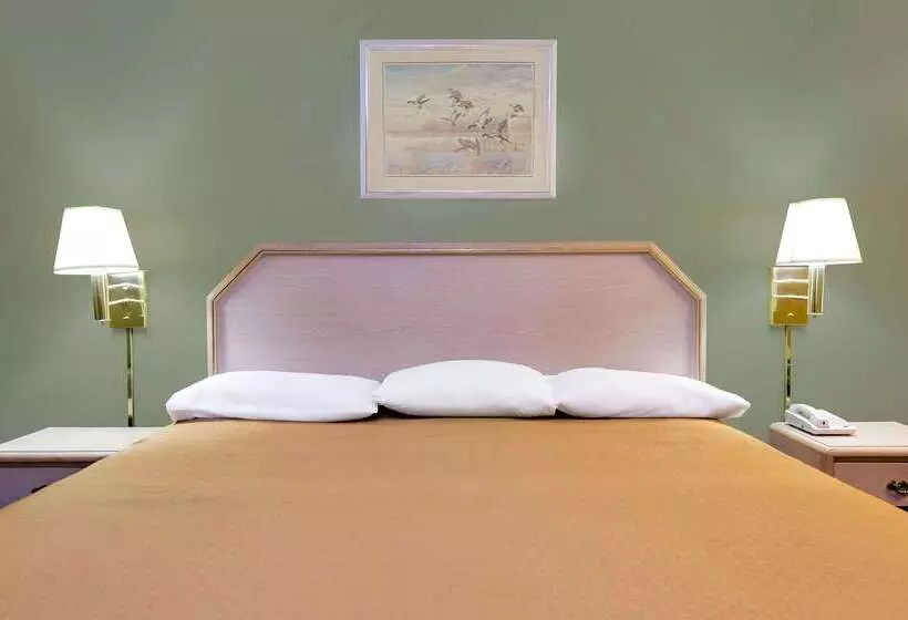 Отель Super 8 By Wyndham Kosciusko