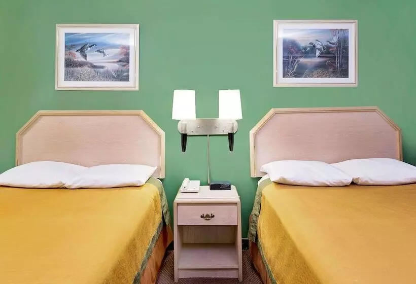 Отель Super 8 By Wyndham Kosciusko