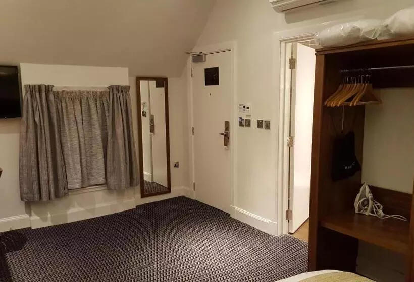 ホテル The Cross Keys