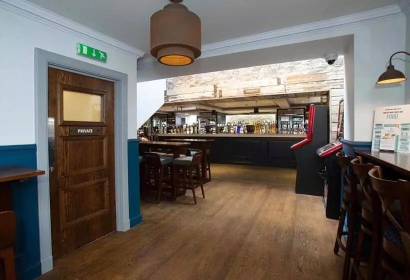 ホテル The Cross Keys