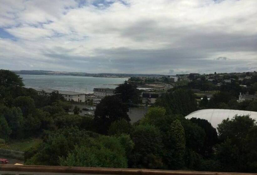 בית מלון כפרי The Richmond