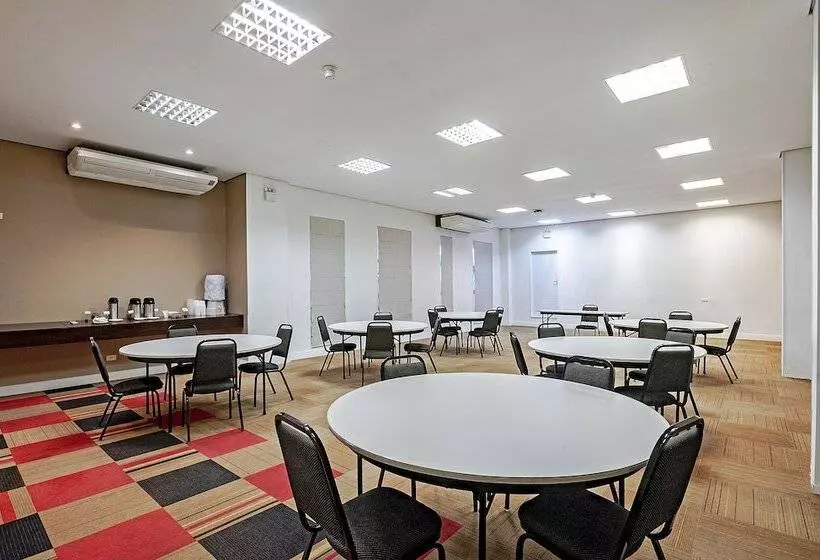 Szálloda Camboriu Express