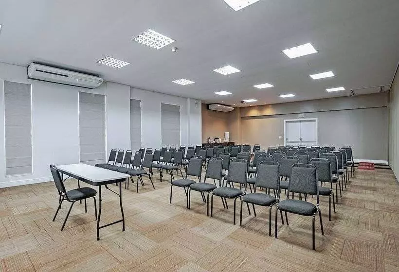 Szálloda Camboriu Express