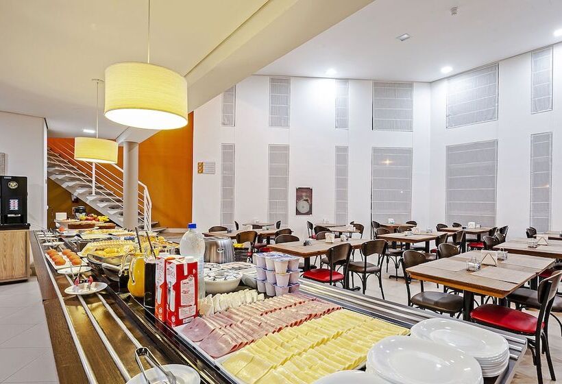 酒店 Camboriu Express