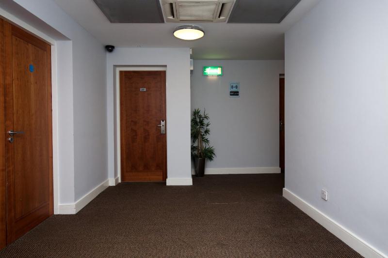 فندق صغير Cocoon @ International Inn + Apartments