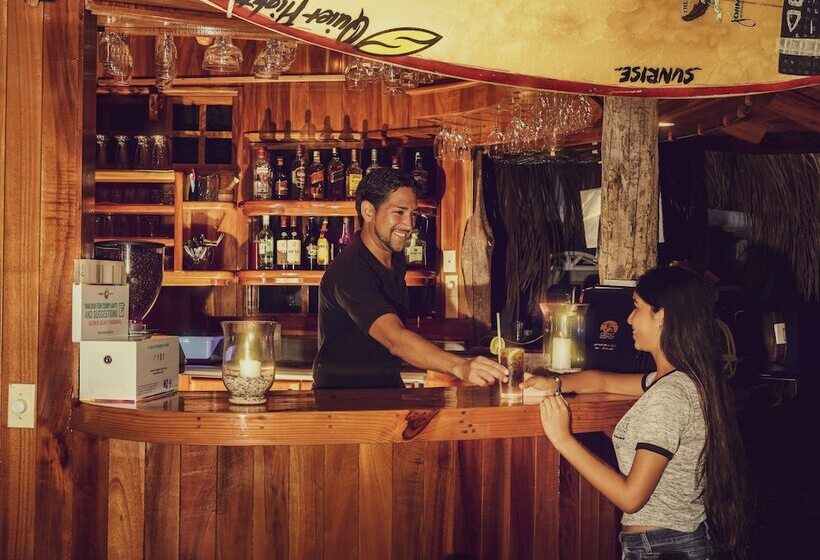 Отель Angermeyer Waterfront Inn