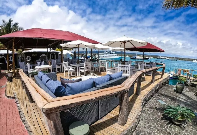 בית מלון כפרי Angermeyer Waterfront Inn