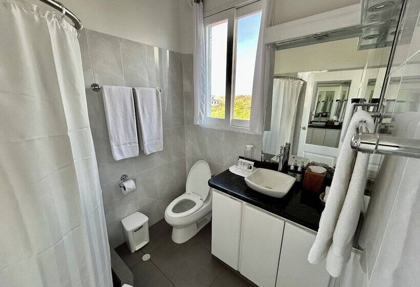 Отель Angermeyer Waterfront Inn