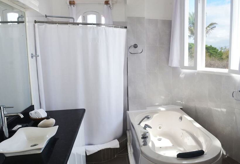 Отель Angermeyer Waterfront Inn