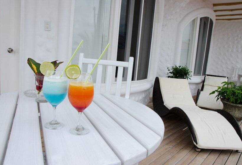 Отель Angermeyer Waterfront Inn