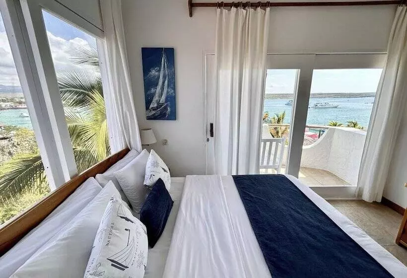 בית מלון כפרי Angermeyer Waterfront Inn