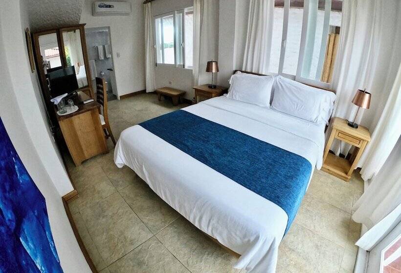 Отель Angermeyer Waterfront Inn