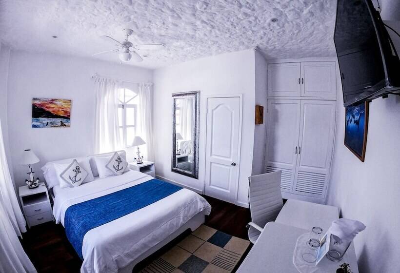 Отель Angermeyer Waterfront Inn