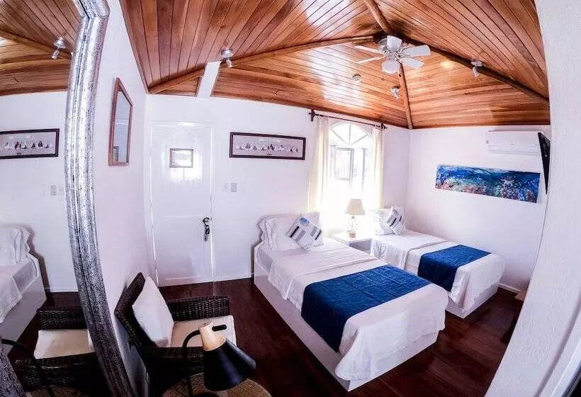 בית מלון כפרי Angermeyer Waterfront Inn