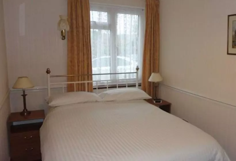 ホテル Brookthorpe Lodge