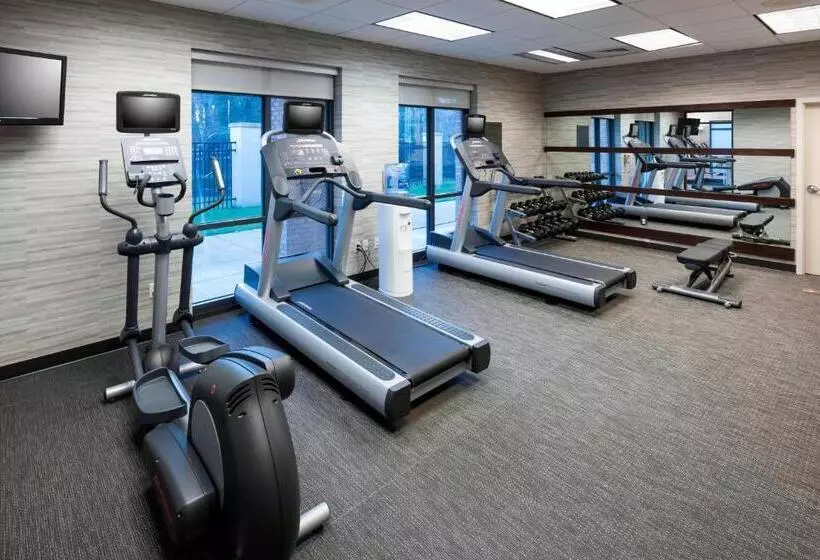 ホテル Courtyard Suffolk Chesapeake