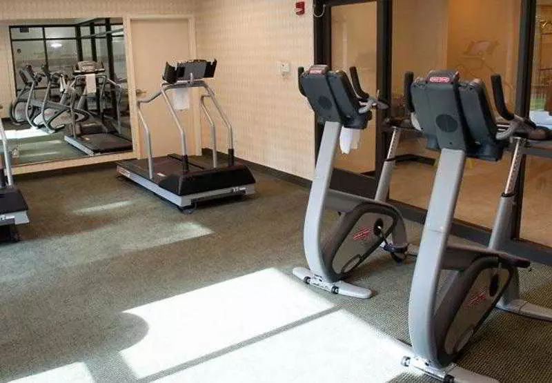 ホテル Courtyard Suffolk Chesapeake