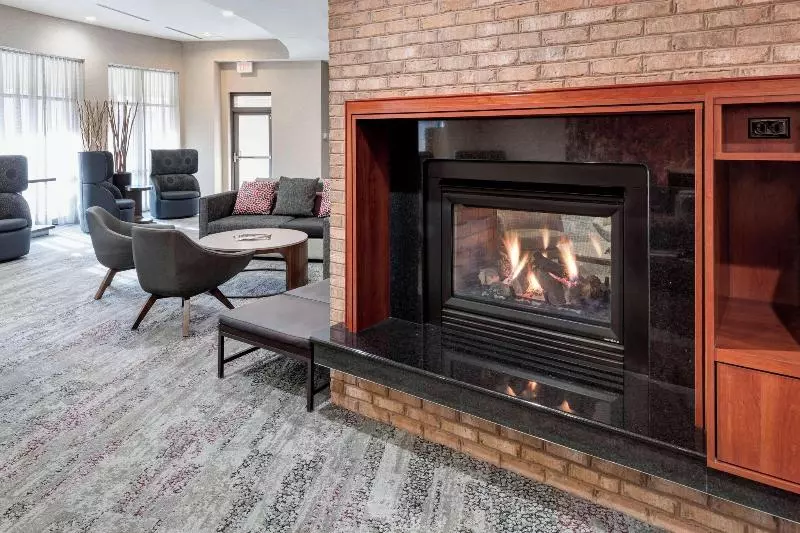 ホテル Courtyard Suffolk Chesapeake