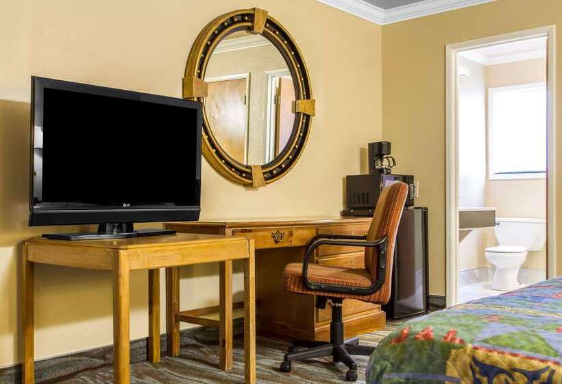 فندق Econo Lodge