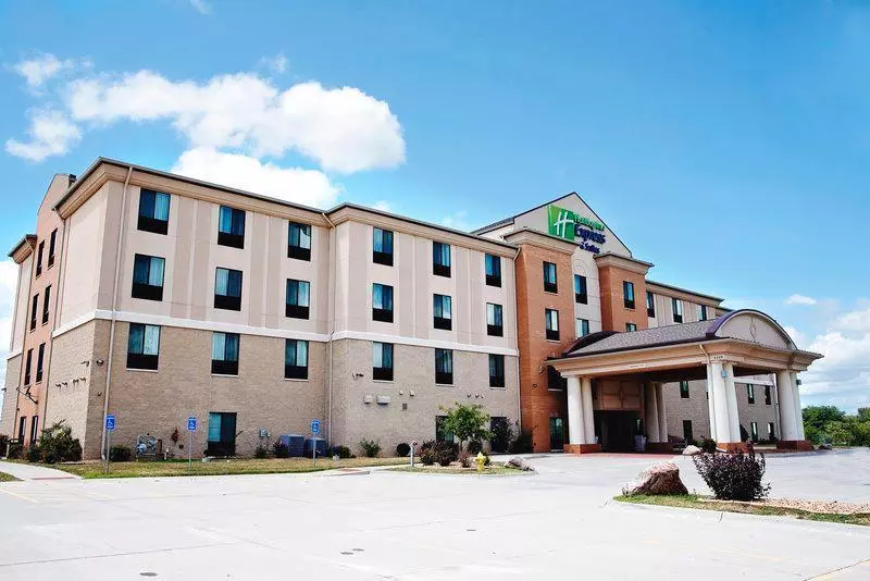 ホテル Holiday Inn Express And Suites Urbandale Des Moines, An Ihg