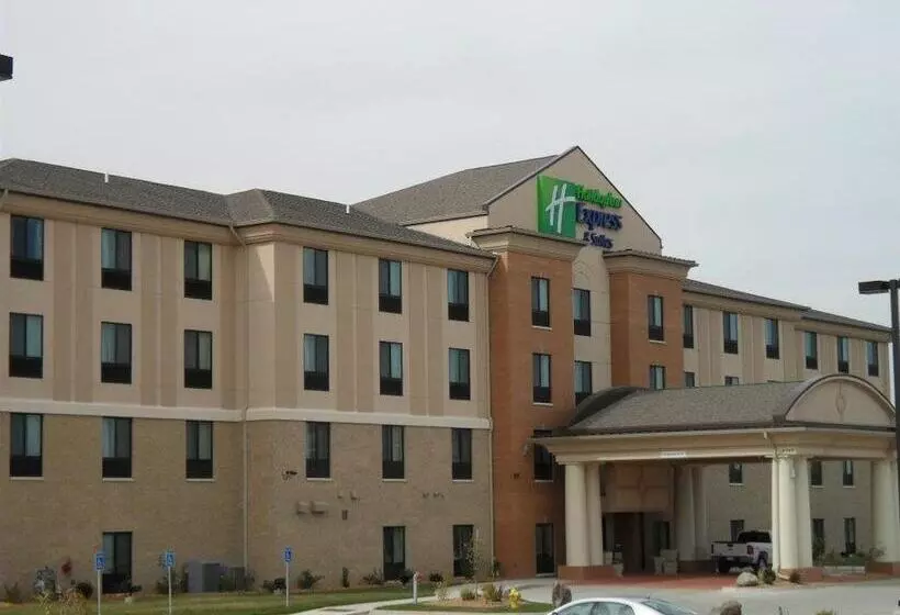 ホテル Holiday Inn Express And Suites Urbandale Des Moines, An Ihg